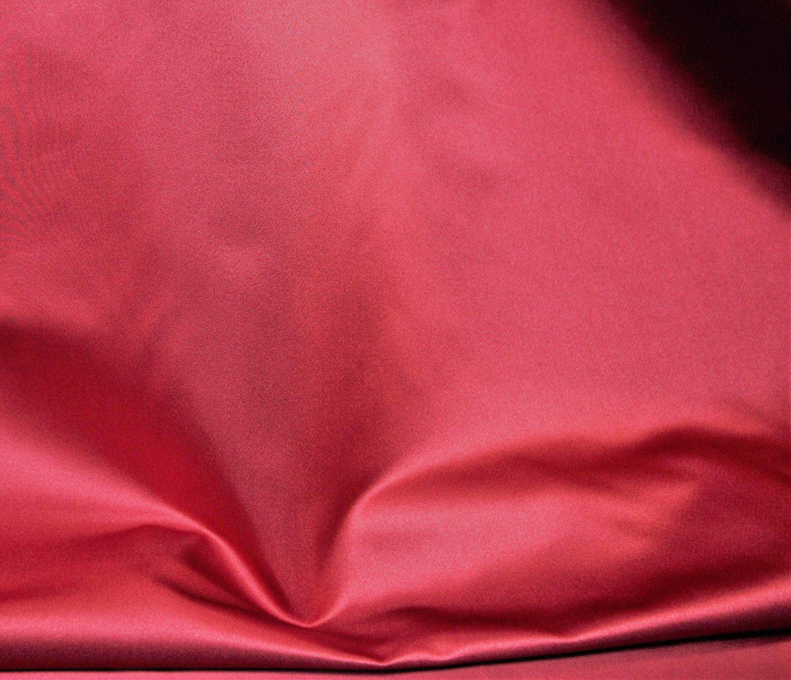 Red silk/rayon duchess satin