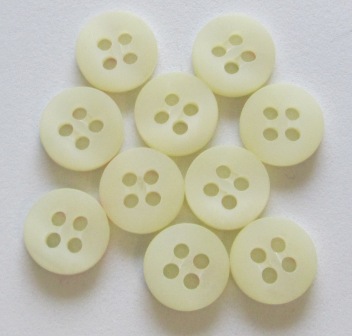 Italian shirt buttons, indented for thread
