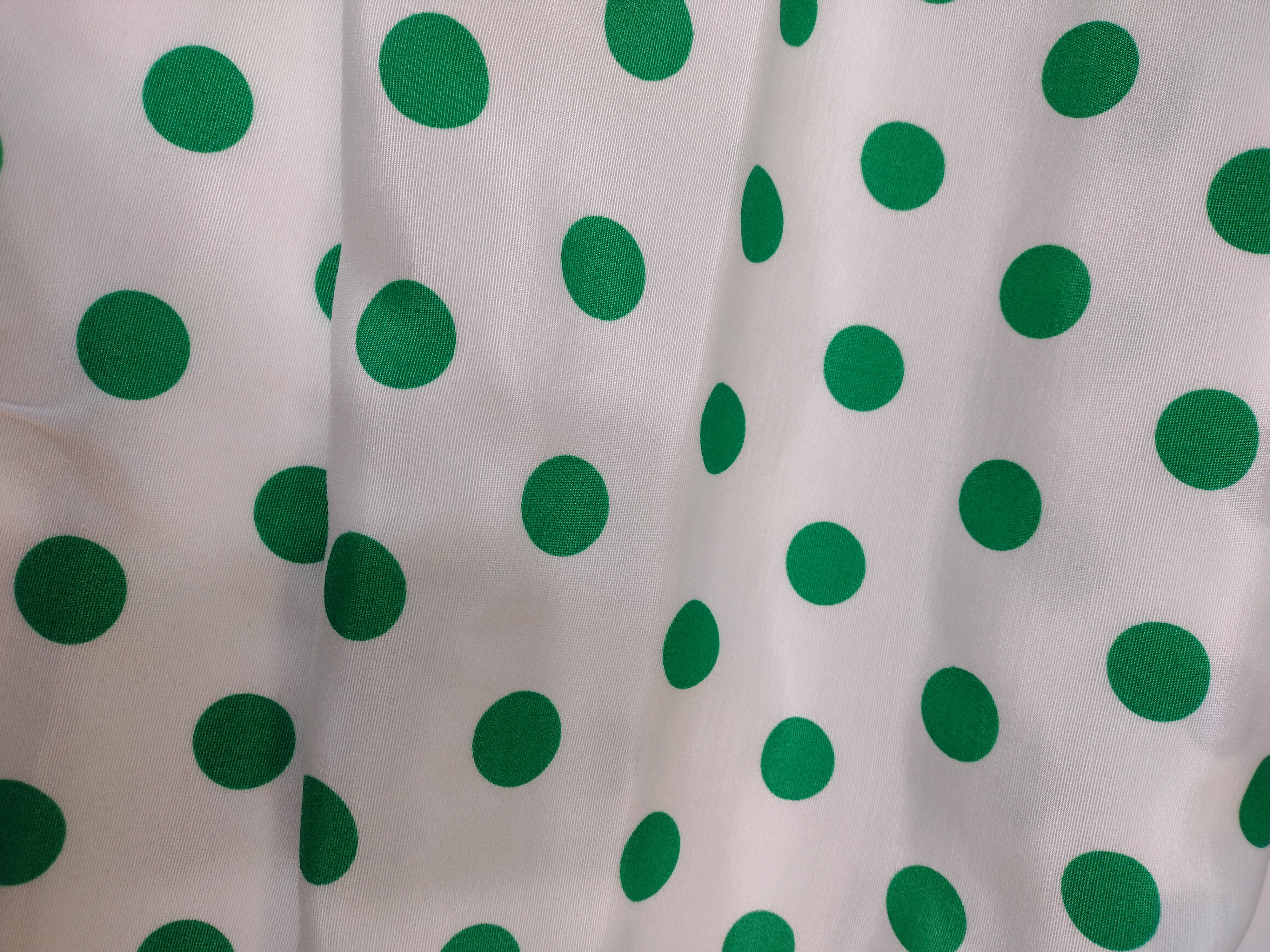 Green and white dot faille